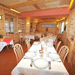 Derby Hotel 3*